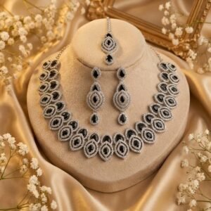 Onyx Glam Necklace Set
